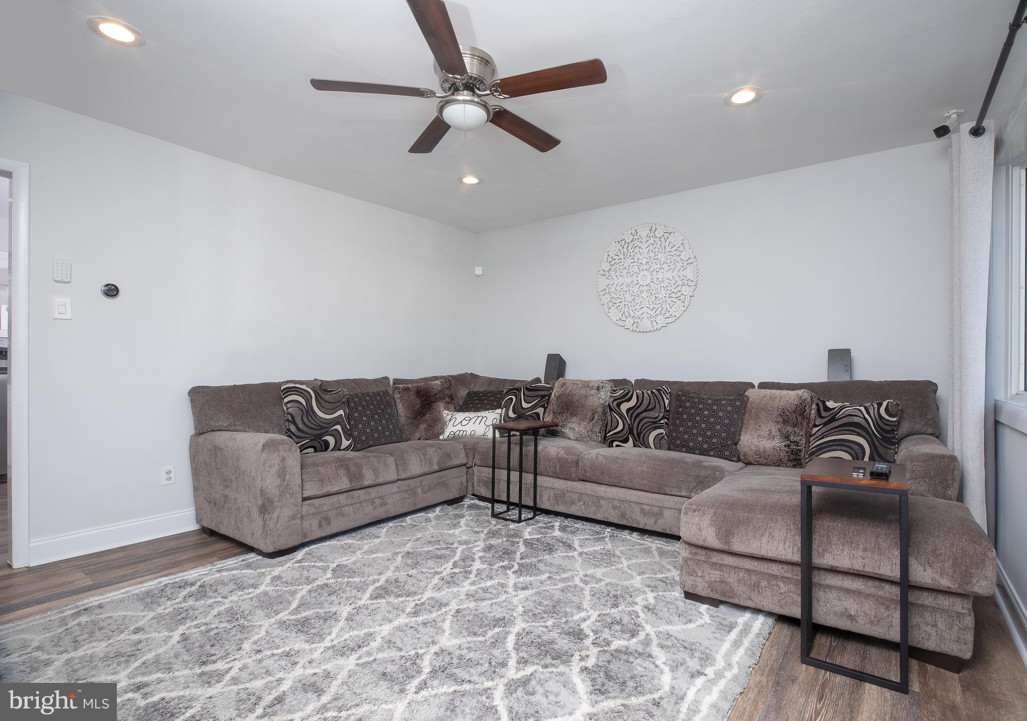 1116 Wynnbrook Road Secane, PA 19018 - Photo 5 of 37 Spacious Living Room