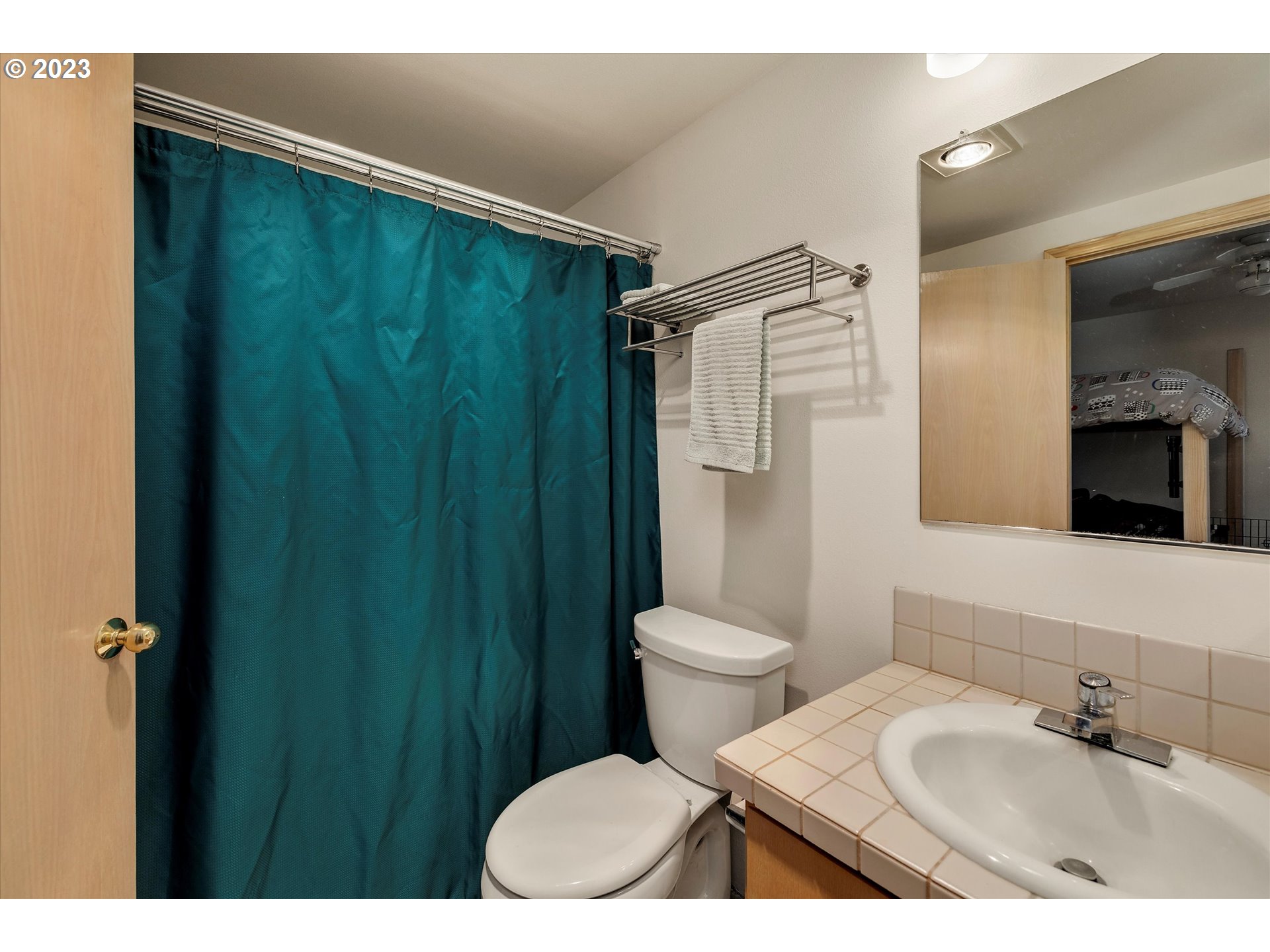 105 Country Club Road, Unit 12 Hood River, OR 97031 - Photo 14 of 29 Gallery Image 14
