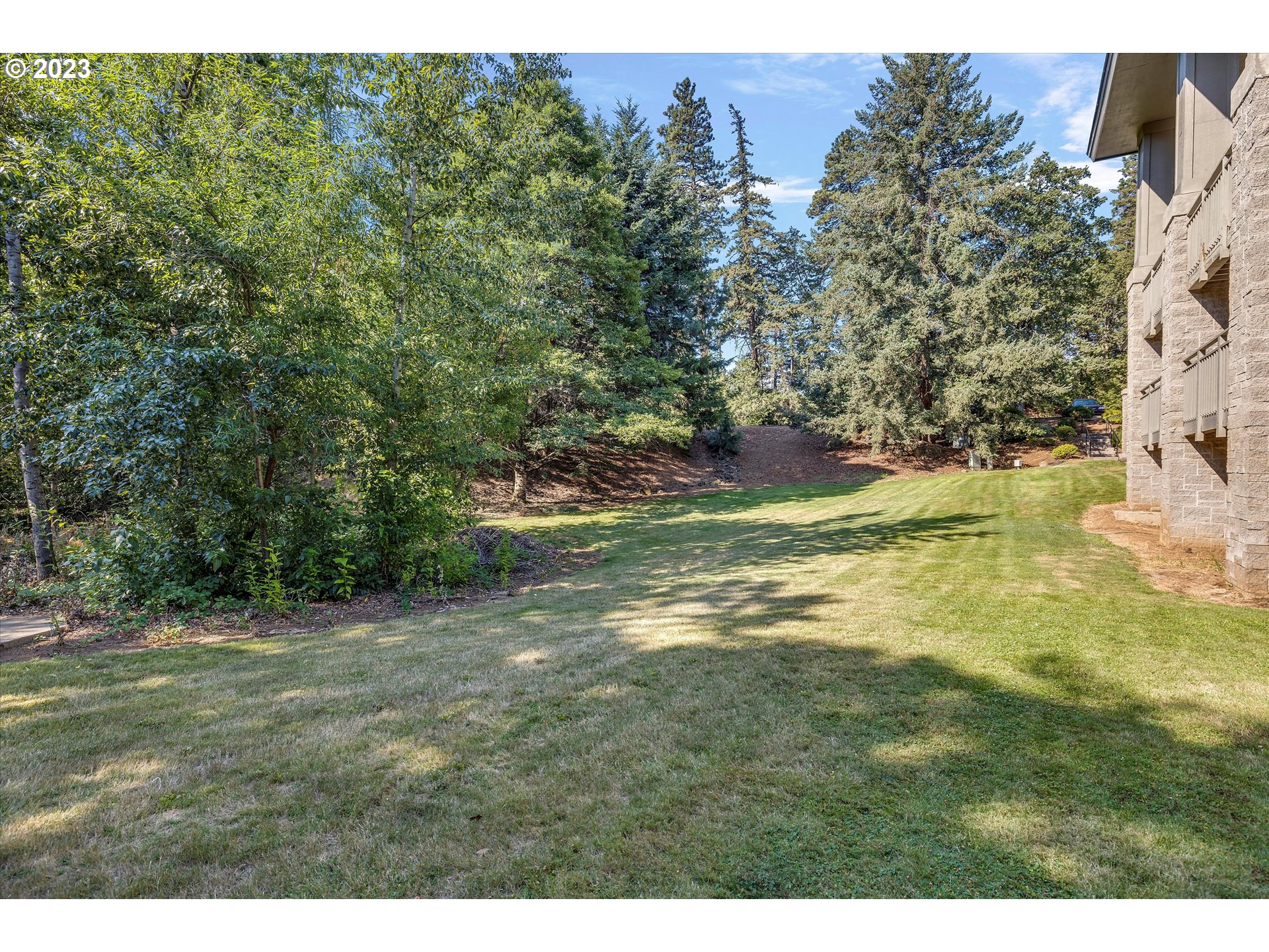 105 Country Club Road, Unit 12 Hood River, OR 97031 - Photo 28 of 29 Gallery Image 28