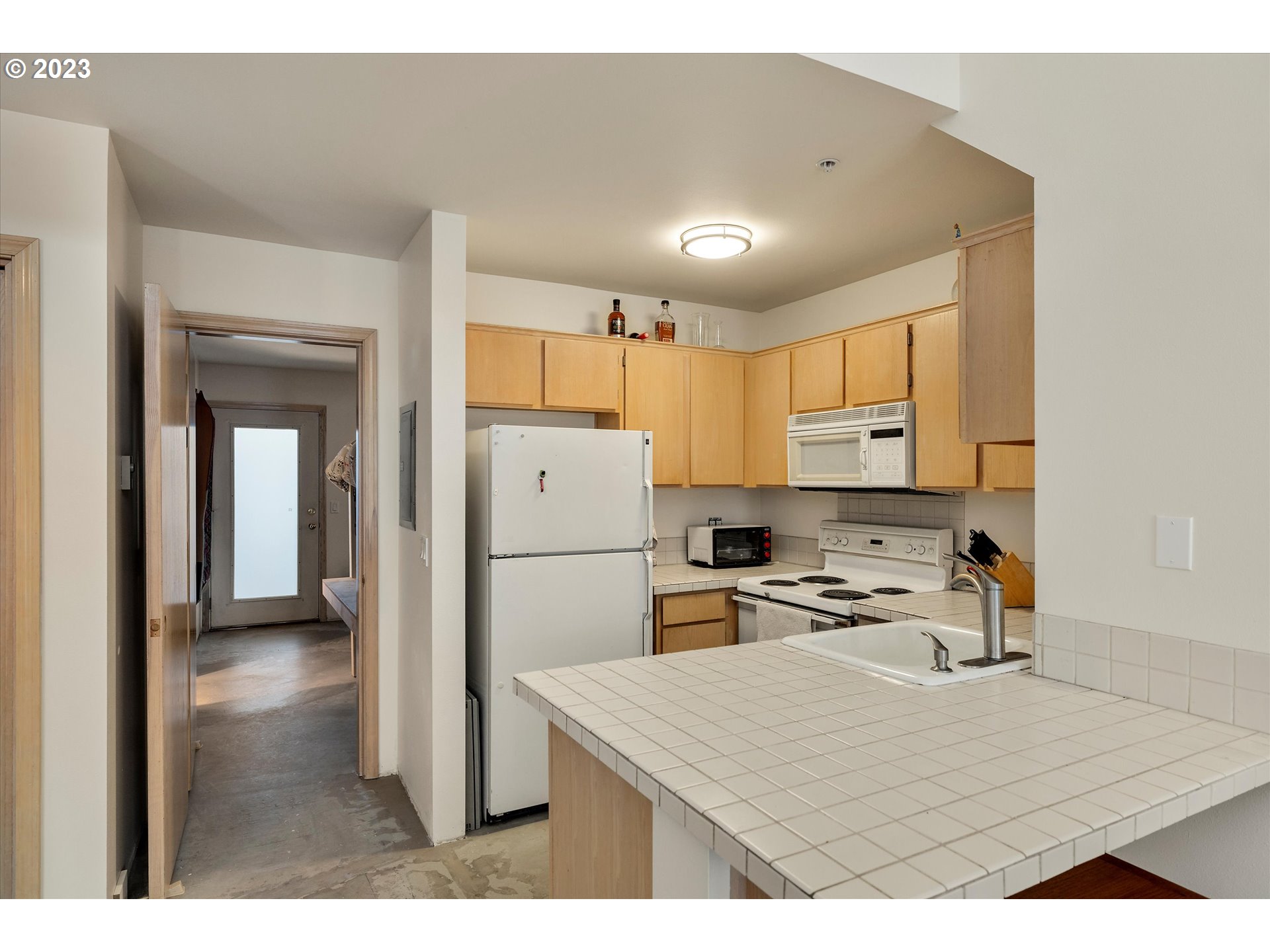 105 Country Club Road, Unit 12 Hood River, OR 97031 - Photo 7 of 29 Gallery Image 7
