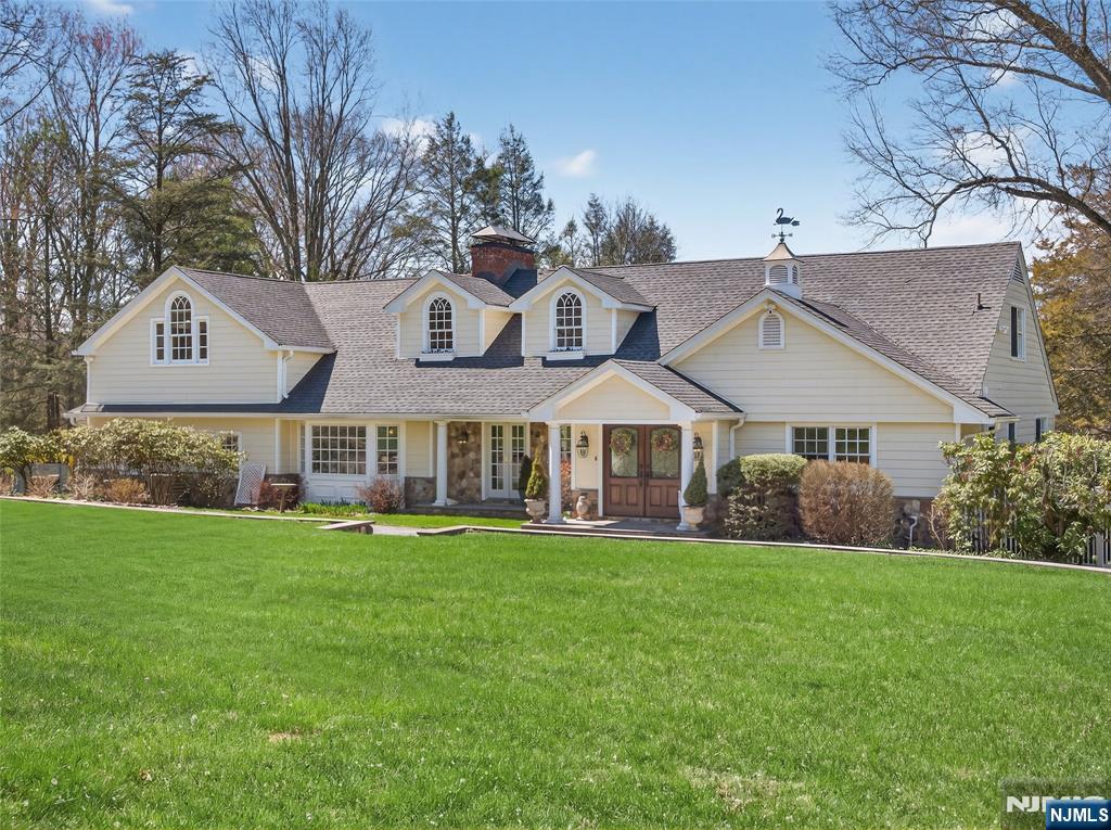 240 Greenridge Road Franklin Lakes, NJ 07417 - Photo 4 of 48