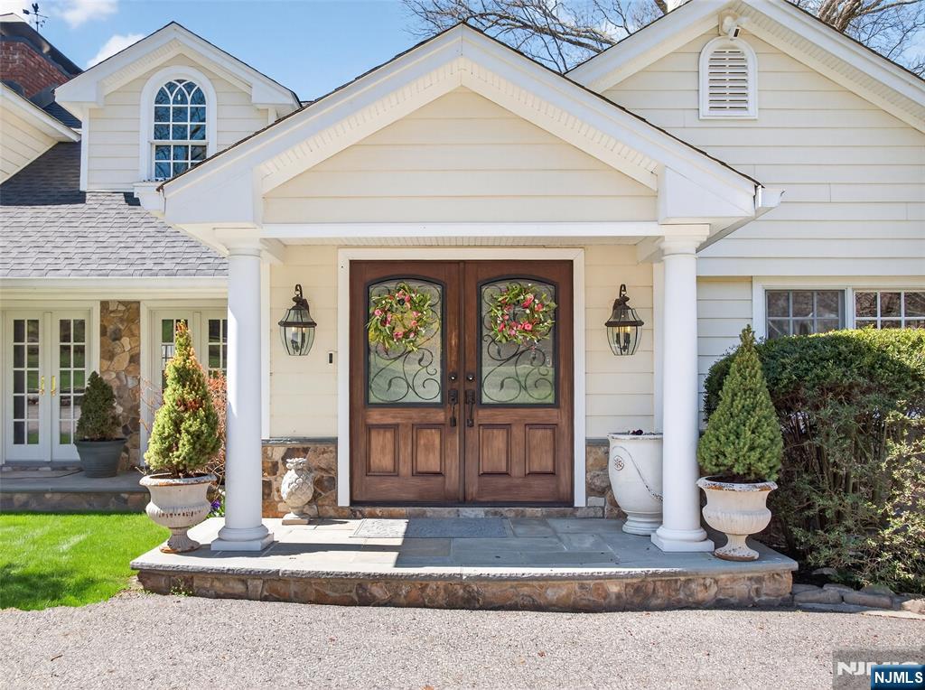 240 Greenridge Road Franklin Lakes, NJ 07417 - Photo 5 of 48