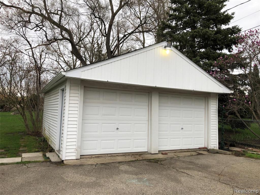 6210 Inkster Road Dearborn Heights, MI 48127 - Photo 9 of 27