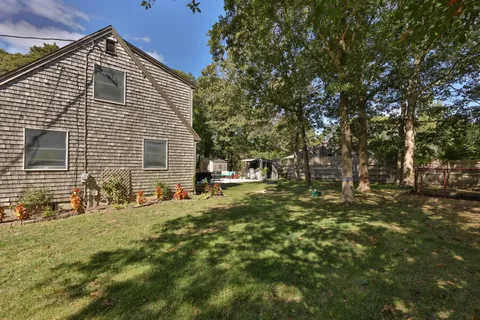 $1,095,000 | 9 Bayview Avenue, Oak Bluffs, MA 02557