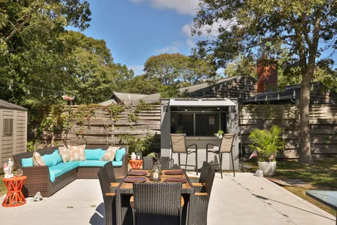 $1,095,000 | 9 Bayview Avenue, Oak Bluffs, MA 02557