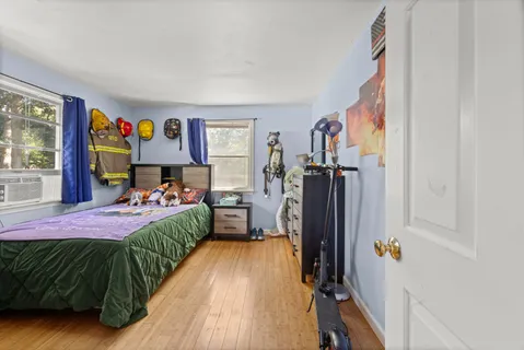 $1,095,000 | 9 Bayview Avenue, Oak Bluffs, MA 02557