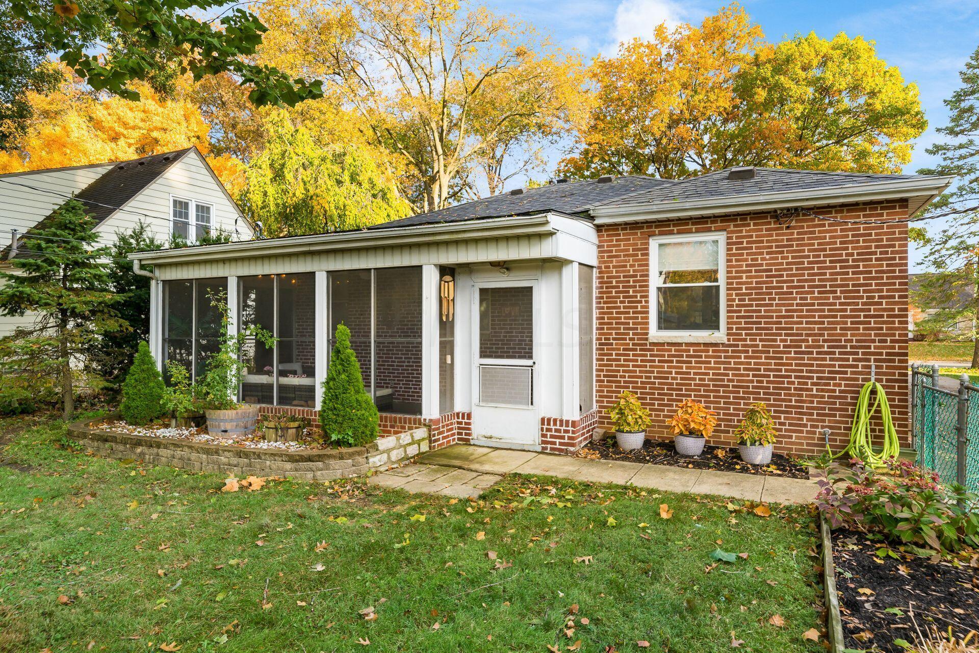 539 Acton Road Columbus, OH 43214 - Photo 39 of 47 Back Exterior