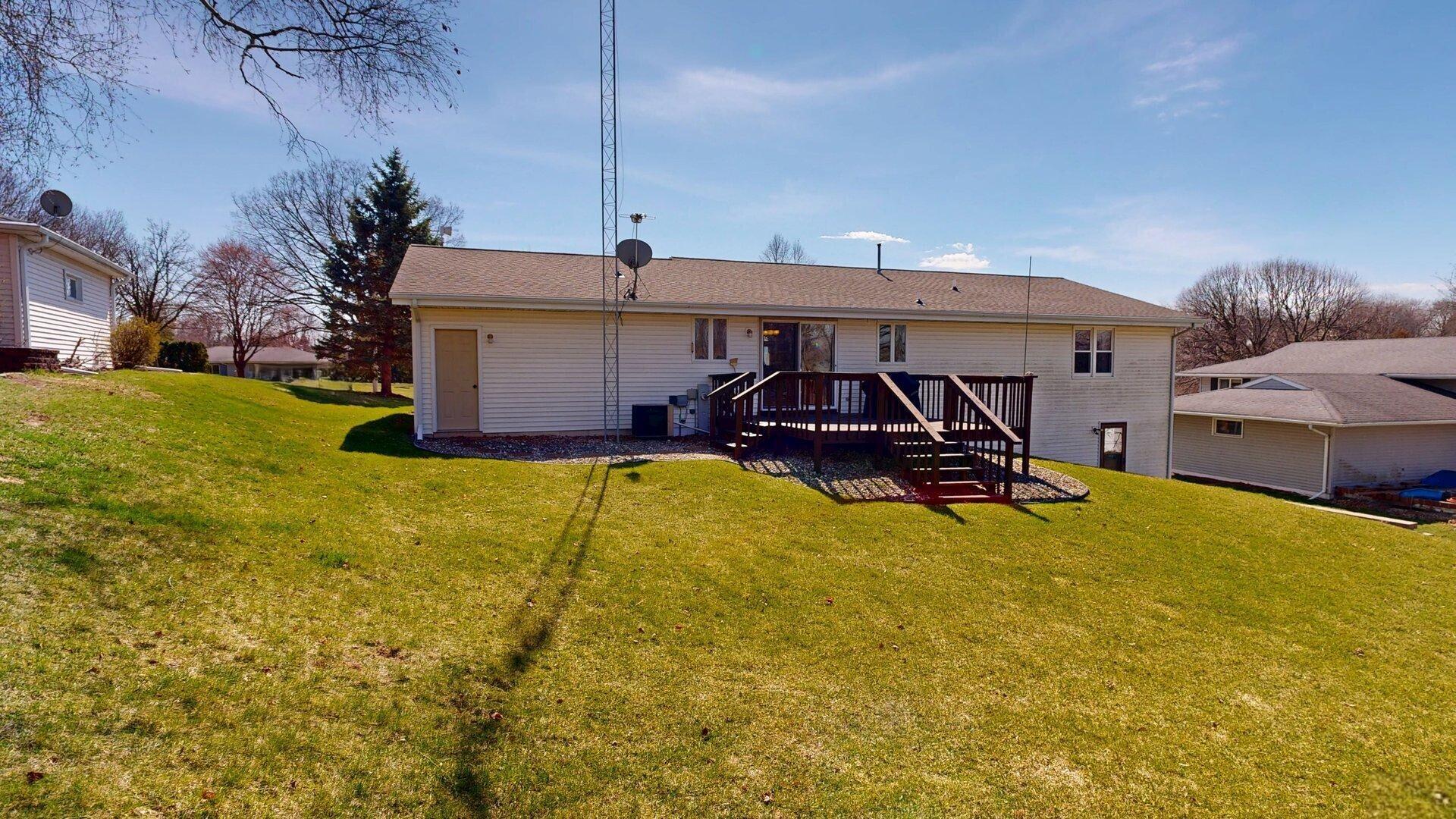 1321 Jamesway Fort Atkinson, WI 53538 - Photo 4 of 47 1321-Jamesway-04092026_120826