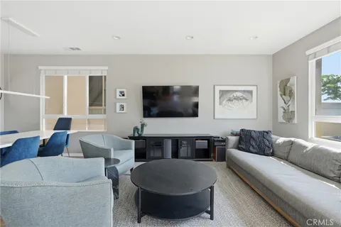 $975,000 | 12001 Jackson Square Court, Hawthorne, CA 90250