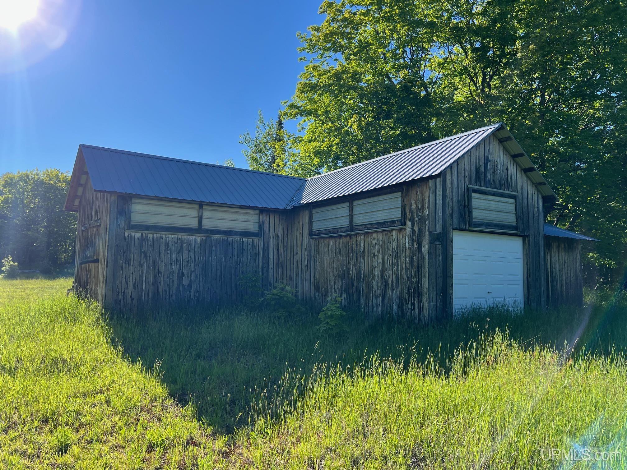 54665 Tecumseh Road Calumet, MI 49913 - Photo 12 of 23
