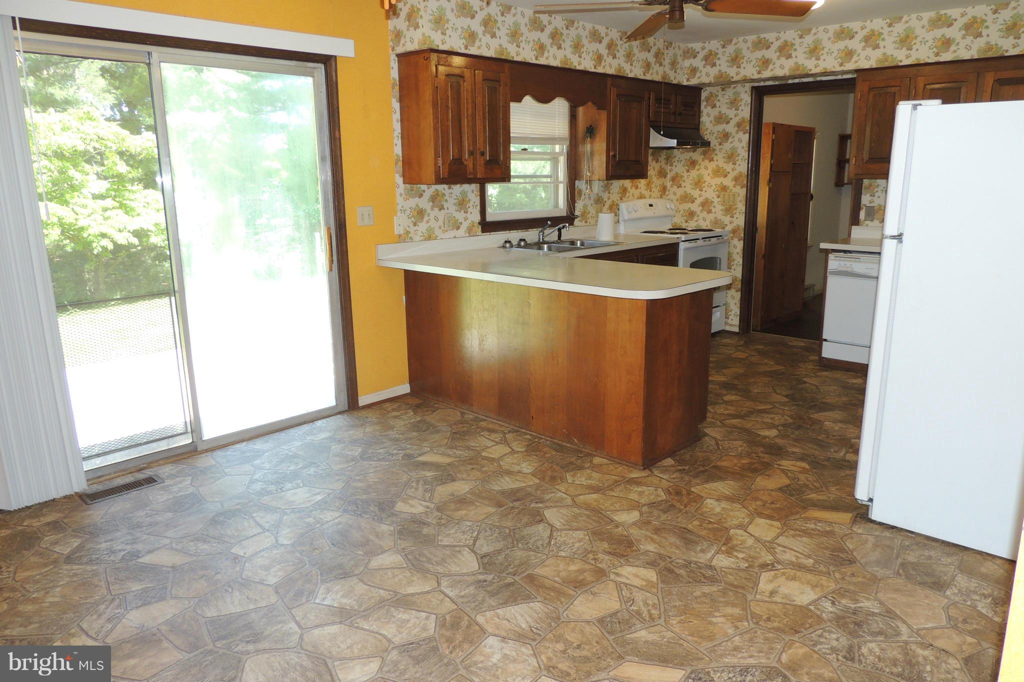 4069 Carrington Road Delaplane, VA 20144 - Photo 14 of 30 Kitchen