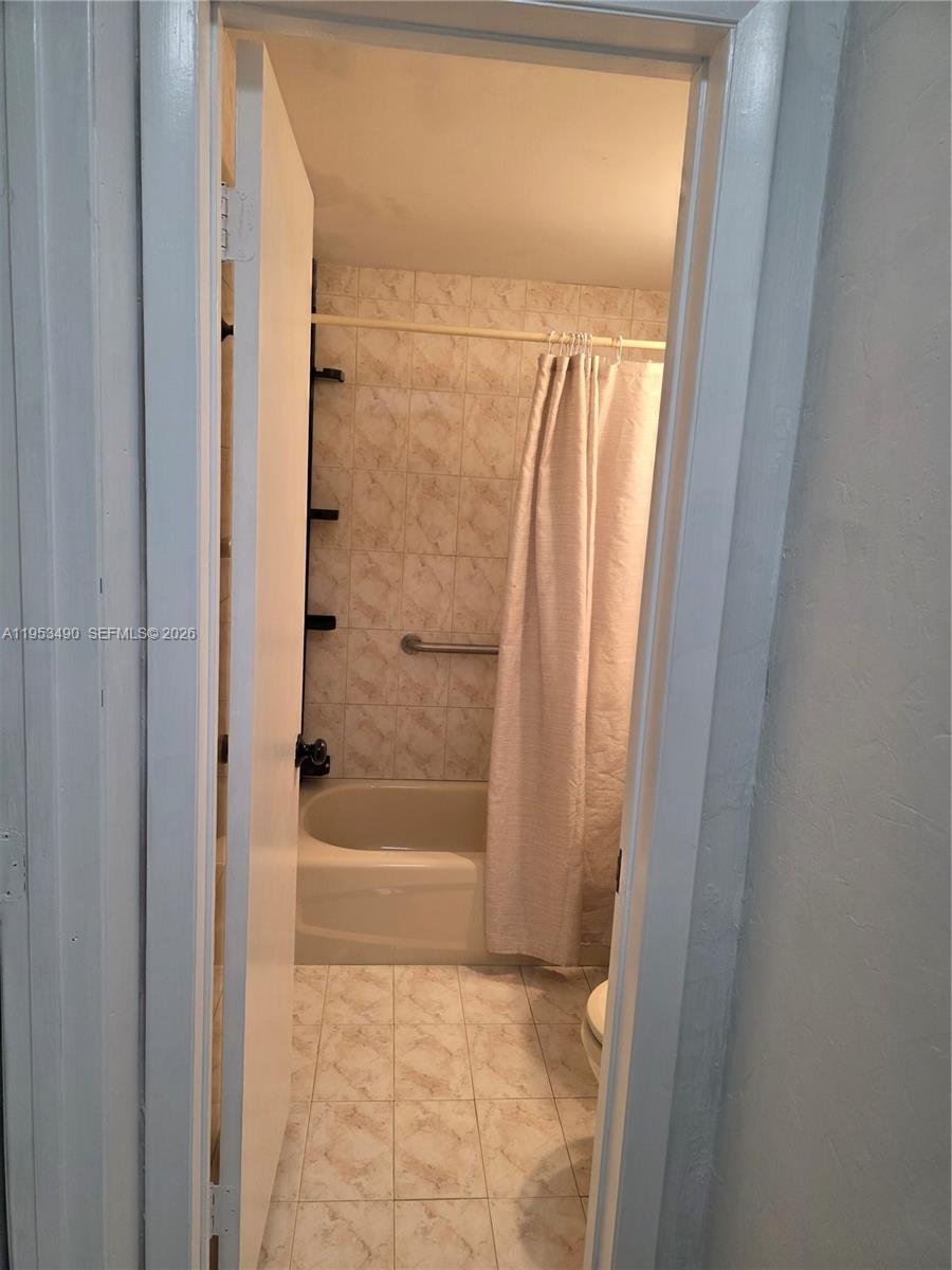 3860 East 9th Lane, Unit 3860 Hialeah, FL 33013 - Photo 11 of 28