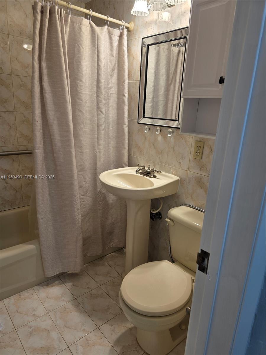 3860 East 9th Lane, Unit 3860 Hialeah, FL 33013 - Photo 12 of 28