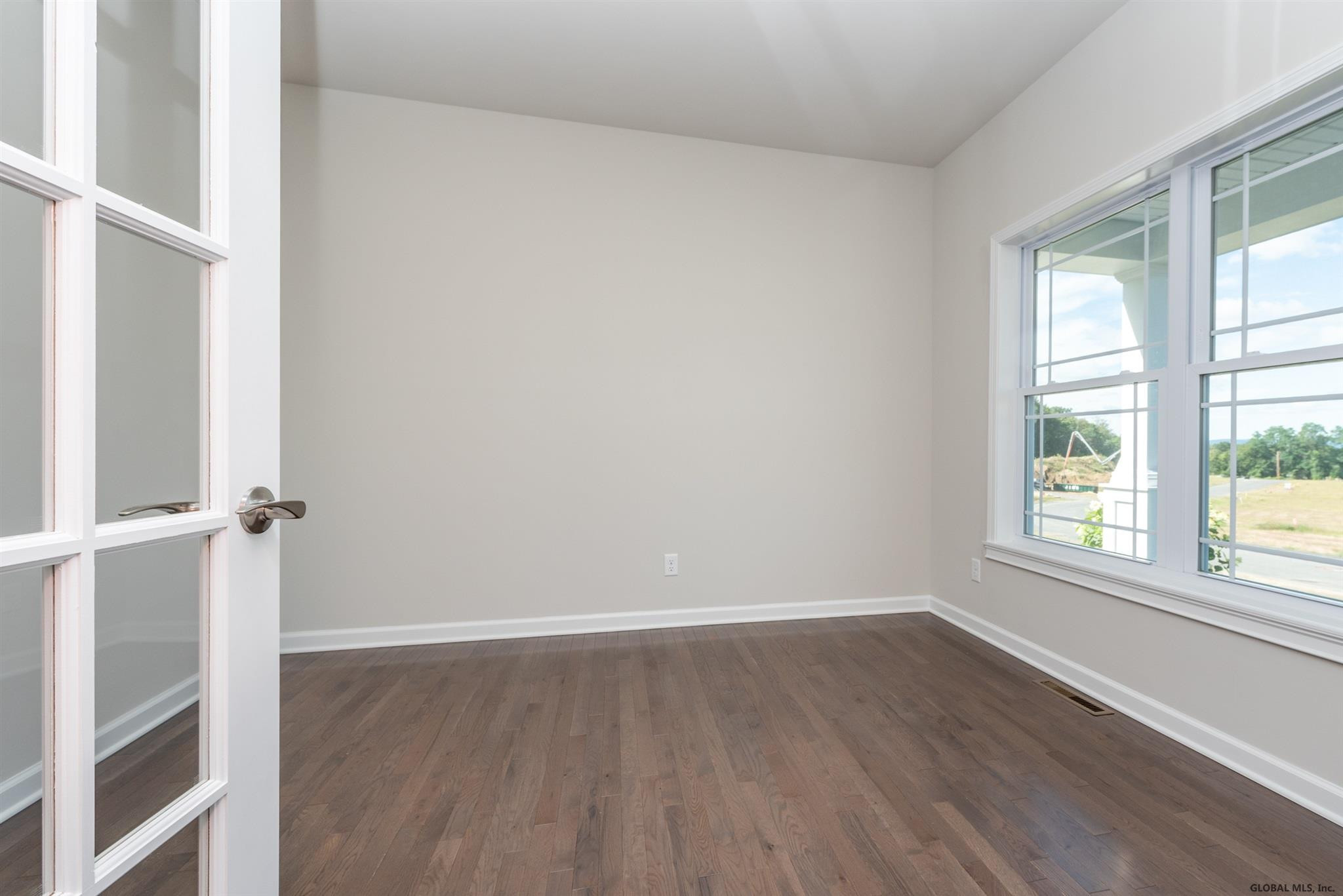 6 PINE BUSH Road Schenectady, NY 12304 - Photo 4 of 29 Photo 4