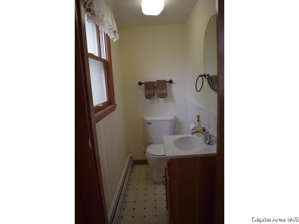 1579 Sandusky Road Jacksonville, IL 62650 - Photo 23 of 35