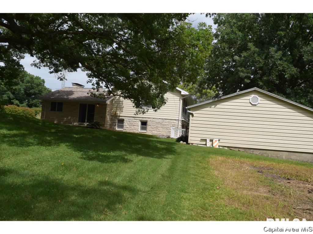 1579 Sandusky Road Jacksonville, IL 62650 - Photo 24 of 35