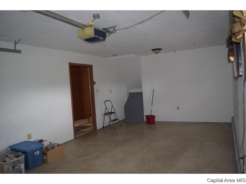 1579 Sandusky Road Jacksonville, IL 62650 - Photo 27 of 35