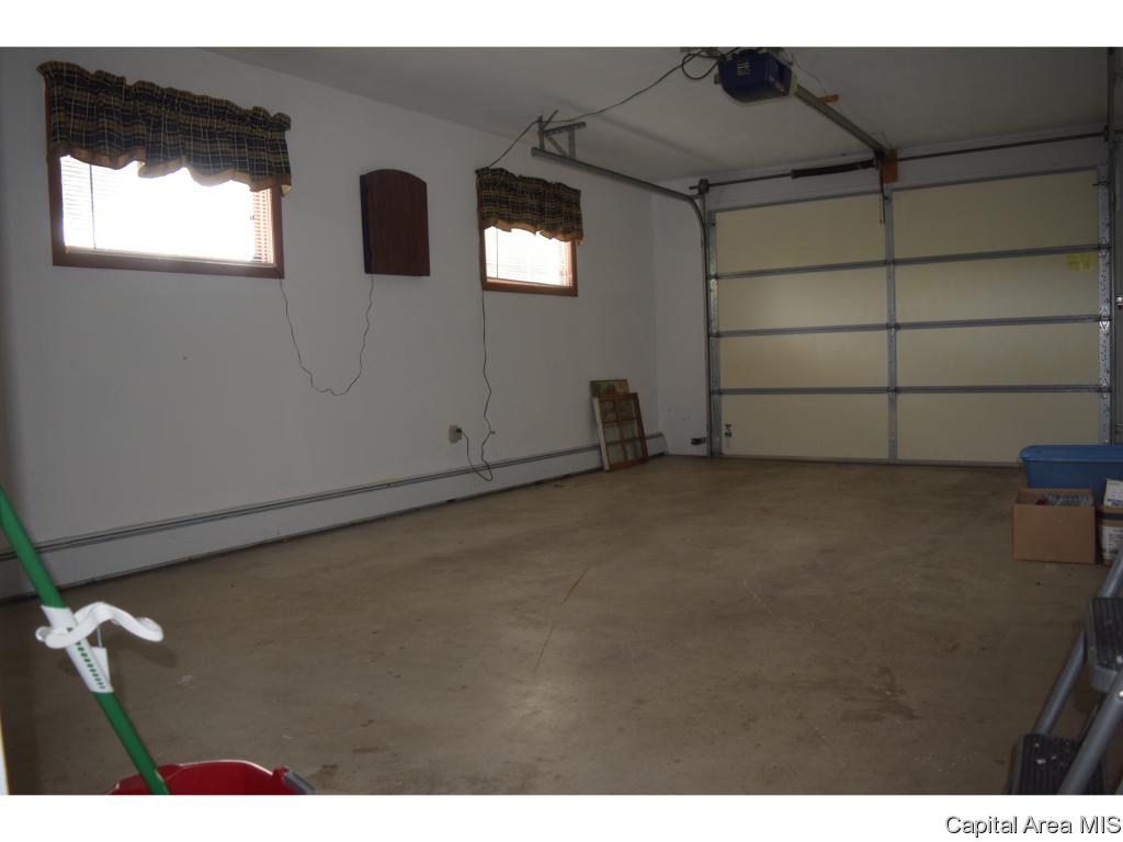 1579 Sandusky Road Jacksonville, IL 62650 - Photo 29 of 35