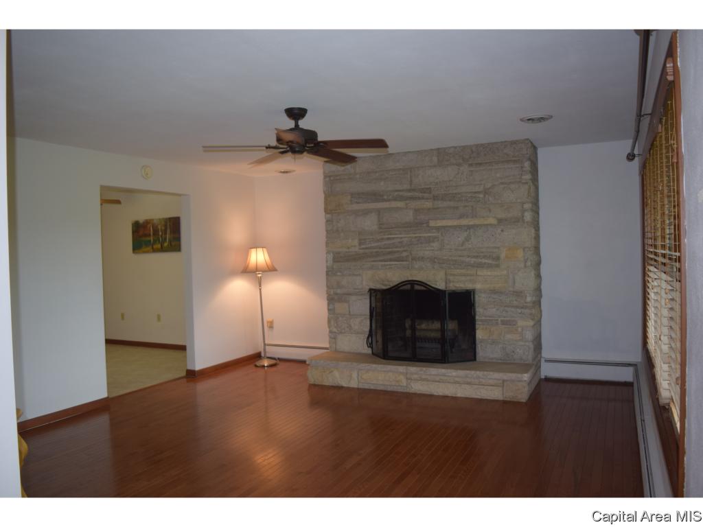 1579 Sandusky Road Jacksonville, IL 62650 - Photo 33 of 35
