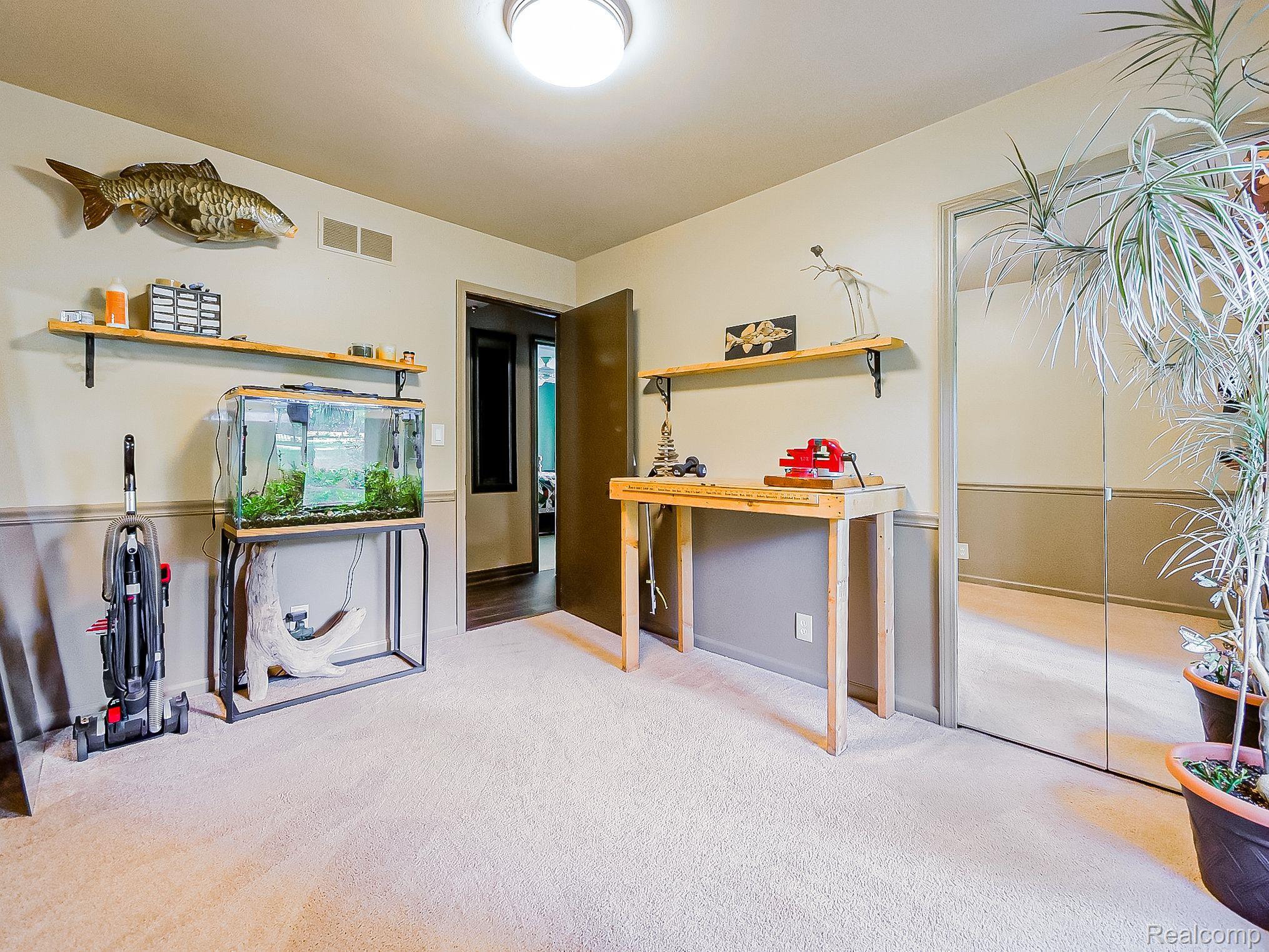 41900 Riggs Road Belleville, MI 48111 - Photo 9 of 35 Gallery Image 9