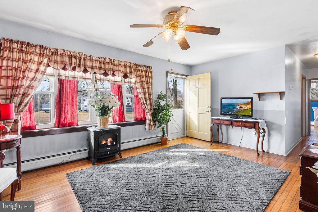 468 A Garnet Mine Road Upper Chichester, PA 19061 - Photo 2 of 26