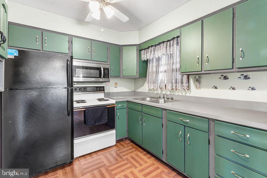 468 A Garnet Mine Road Upper Chichester, PA 19061 - Photo 8 of 26