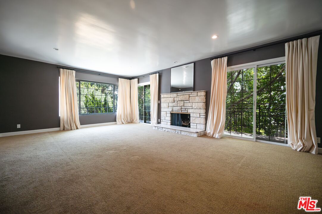 503 North Greencraig Road Los Angeles, CA 90049 - Photo 11 of 59