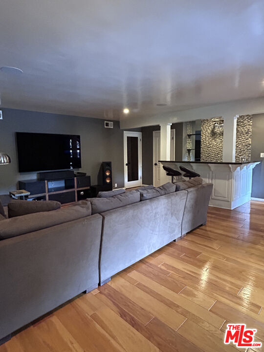 503 North Greencraig Road Los Angeles, CA 90049 - Photo 15 of 54