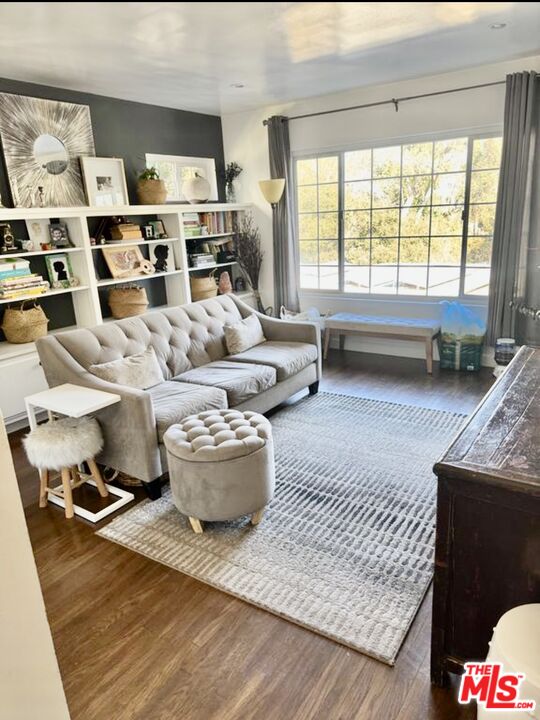 503 North Greencraig Road Los Angeles, CA 90049 - Photo 17 of 54