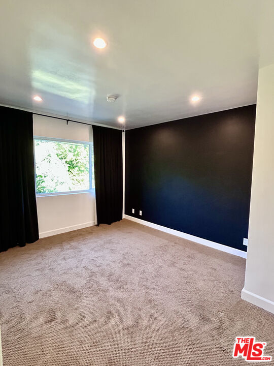 503 North Greencraig Road Los Angeles, CA 90049 - Photo 22 of 54