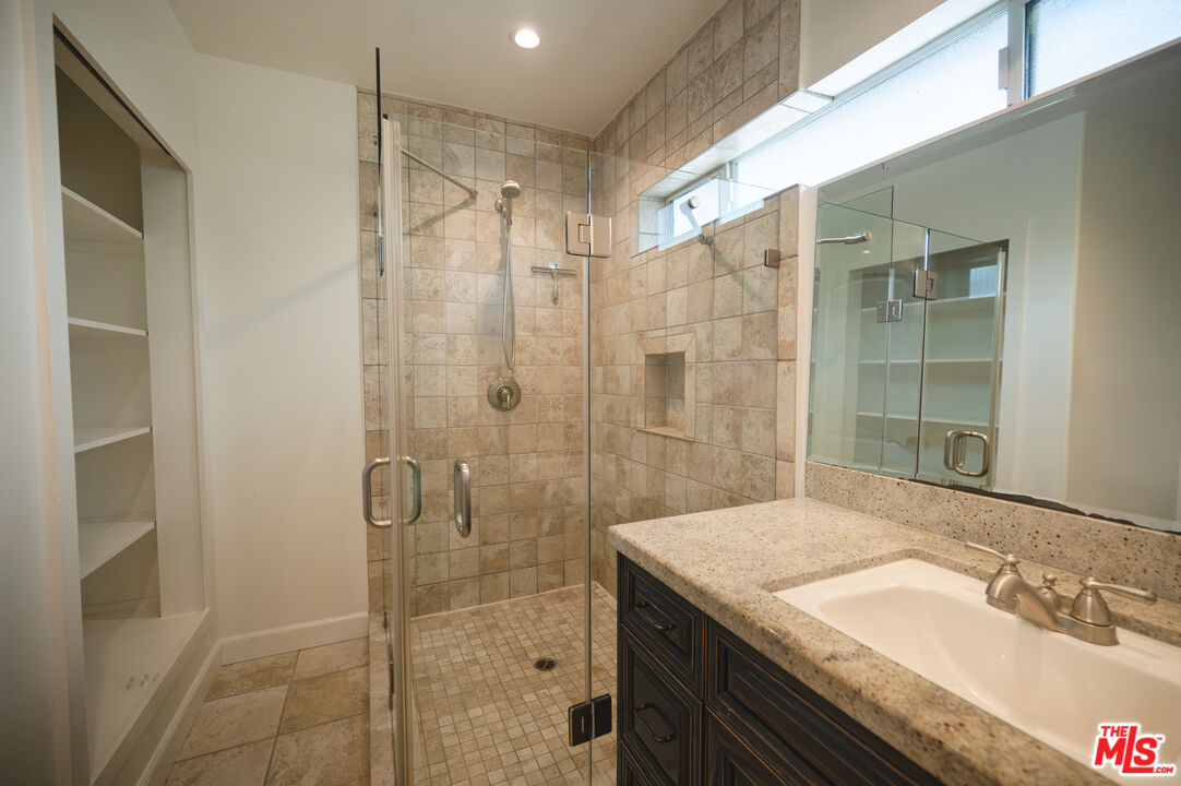 503 North Greencraig Road Los Angeles, CA 90049 - Photo 37 of 59
