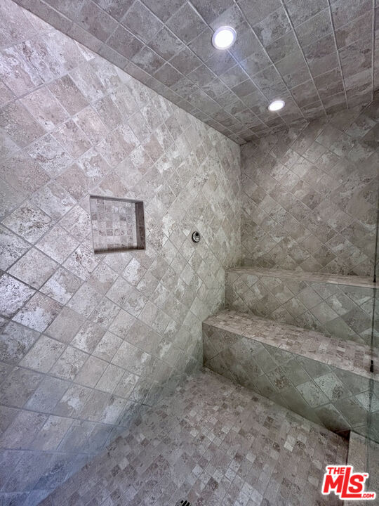 503 North Greencraig Road Los Angeles, CA 90049 - Photo 40 of 54