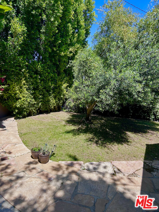 503 North Greencraig Road Los Angeles, CA 90049 - Photo 43 of 54