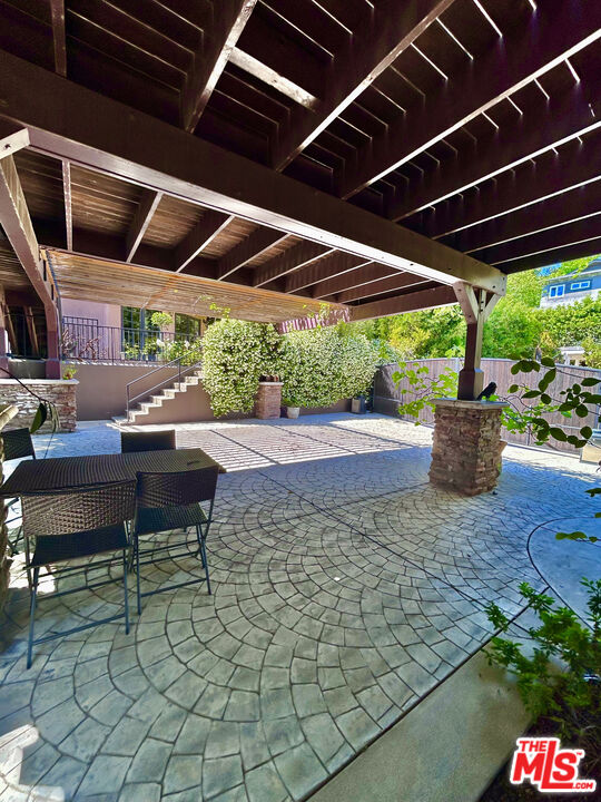 503 North Greencraig Road Los Angeles, CA 90049 - Photo 48 of 54