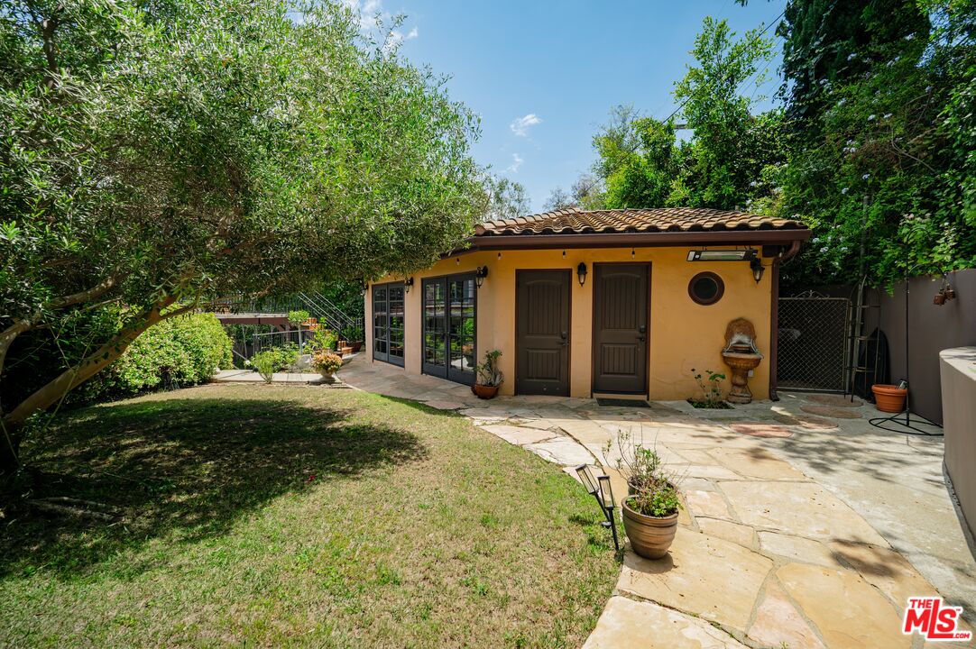 503 North Greencraig Road Los Angeles, CA 90049 - Photo 51 of 59