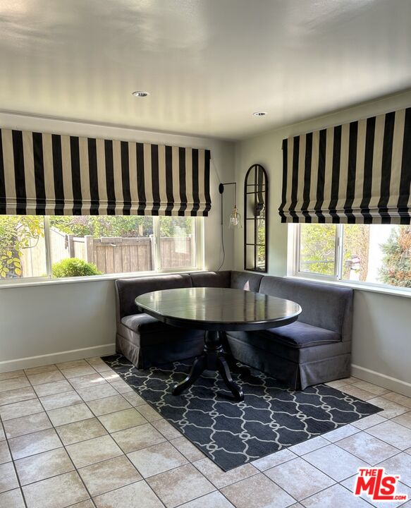 503 North Greencraig Road Los Angeles, CA 90049 - Photo 6 of 54