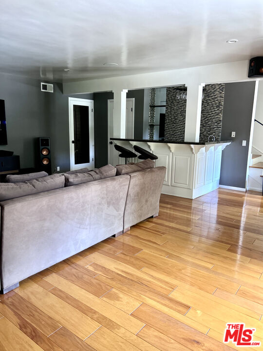 503 North Greencraig Road Los Angeles, CA 90049 - Photo 10 of 54
