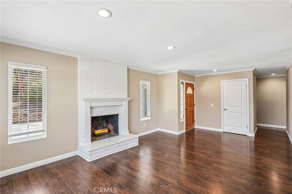 14342 Laurel Drive Riverside, CA 92503 - Photo 4 of 45 Gallery Image 4