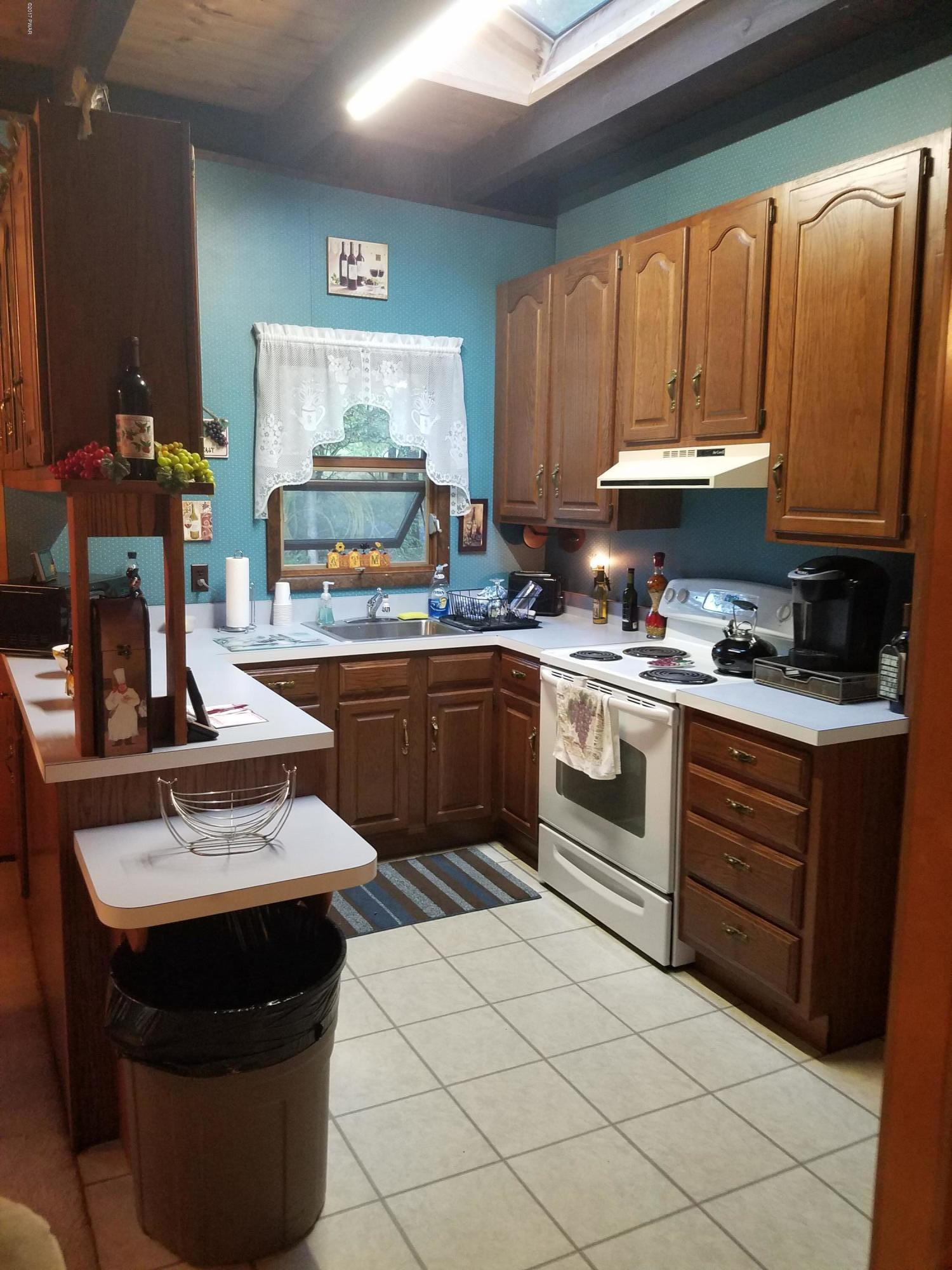 532 Maple Ridge Drive Hawley, PA 18428 - Photo 4 of 16