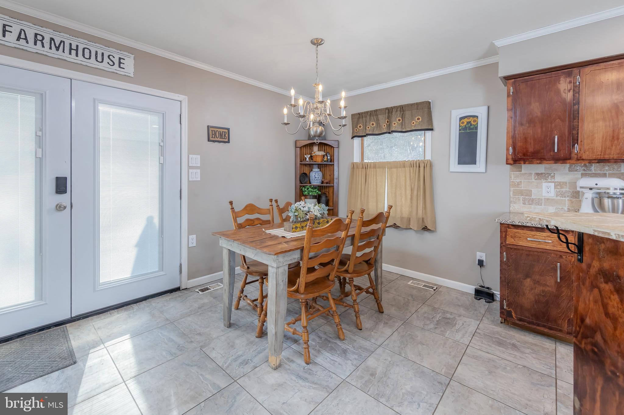 163 Telegraph Road Bridgeton, NJ 08302 - Photo 5 of 17 Double door access to the deck