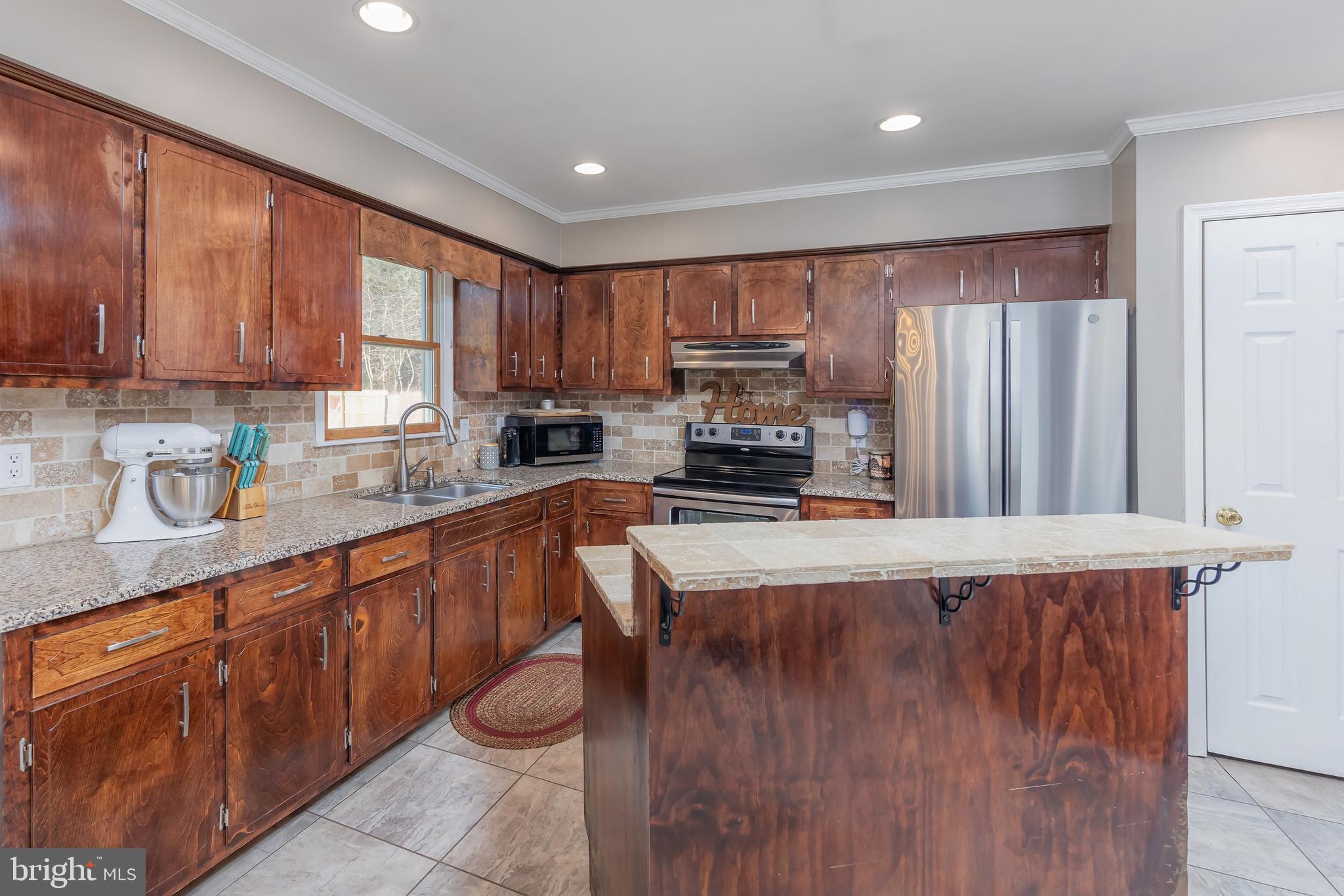 163 Telegraph Road Bridgeton, NJ 08302 - Photo 6 of 17 Two tier island