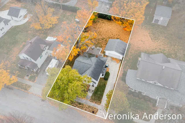 $425,000 | 307 North Ferry Street, Ludington, MI 49431