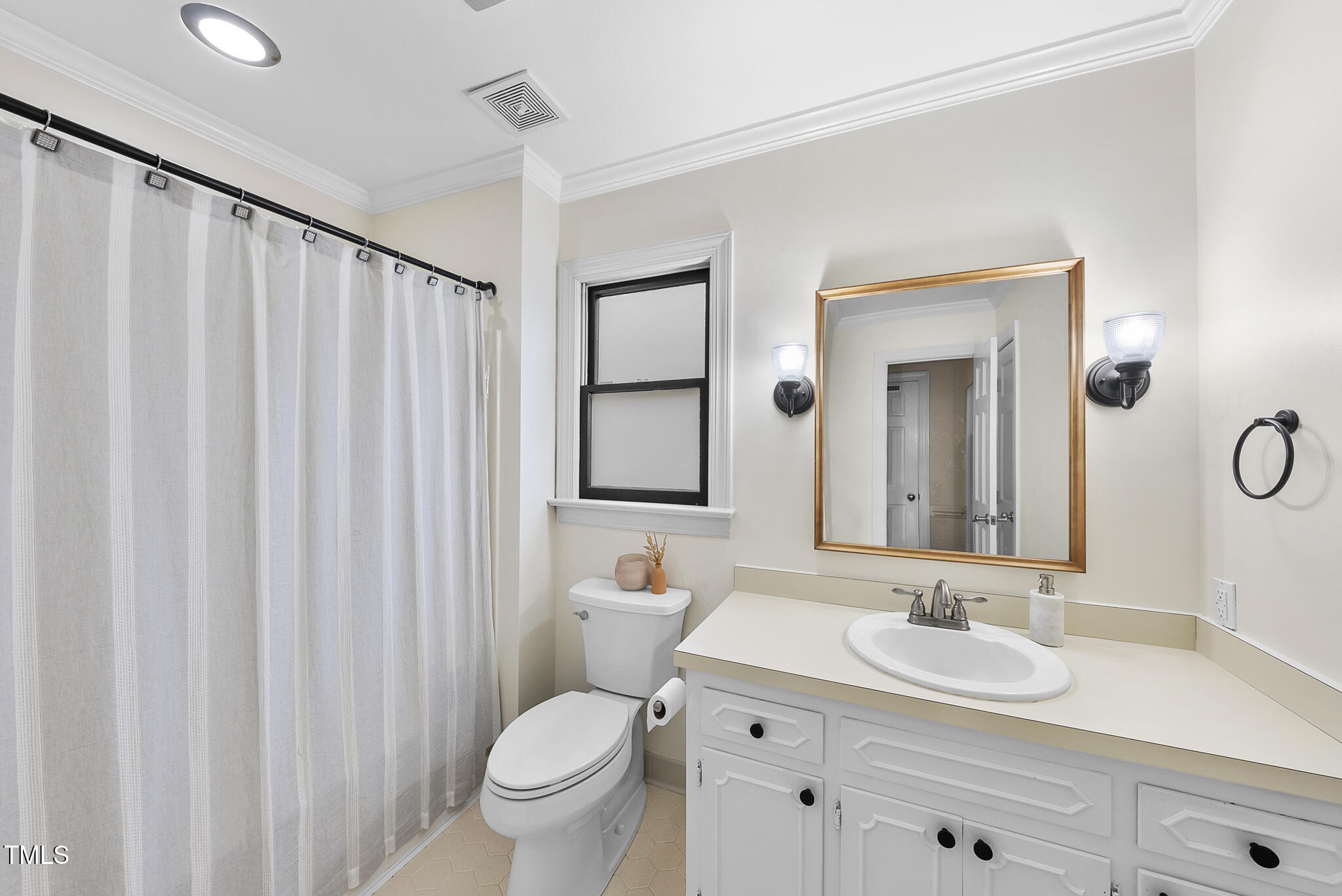 3200 Flintshire Road Raleigh, NC 27604 - Photo 16 of 26 Owners Bathroom