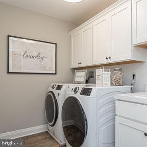 11 Spring Drive Ivyland, PA 18974 - Photo 15 of 18 laundry room with appliances and sink