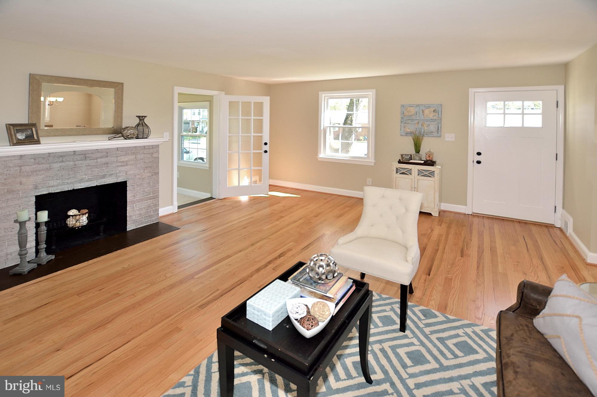 6012 Grayson Street Springfield, VA 22150 - Photo 2 of 26 Living Room HWD floors beautiful