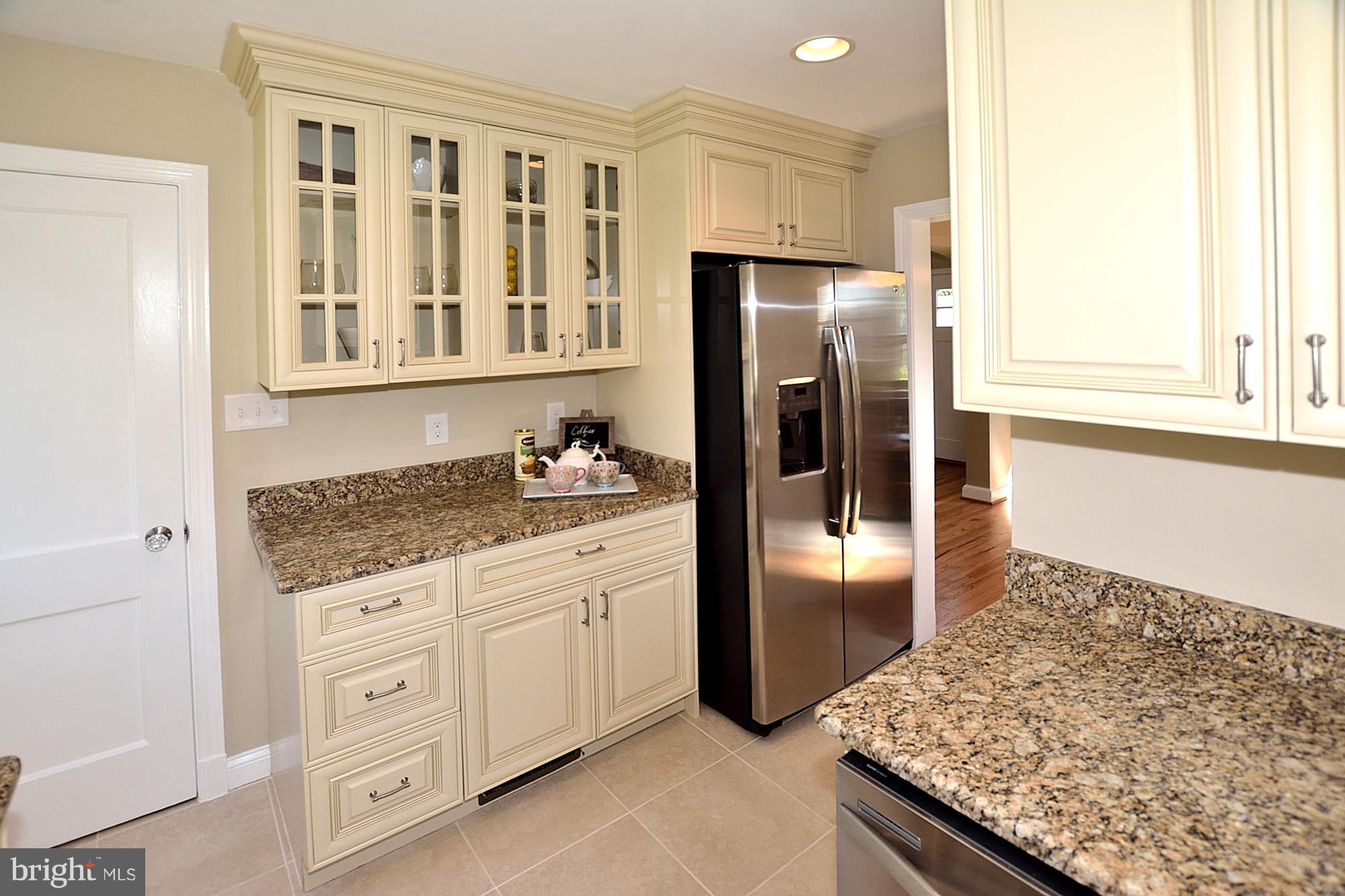 6012 Grayson Street Springfield, VA 22150 - Photo 12 of 26 New Kitchen all NEW appliances