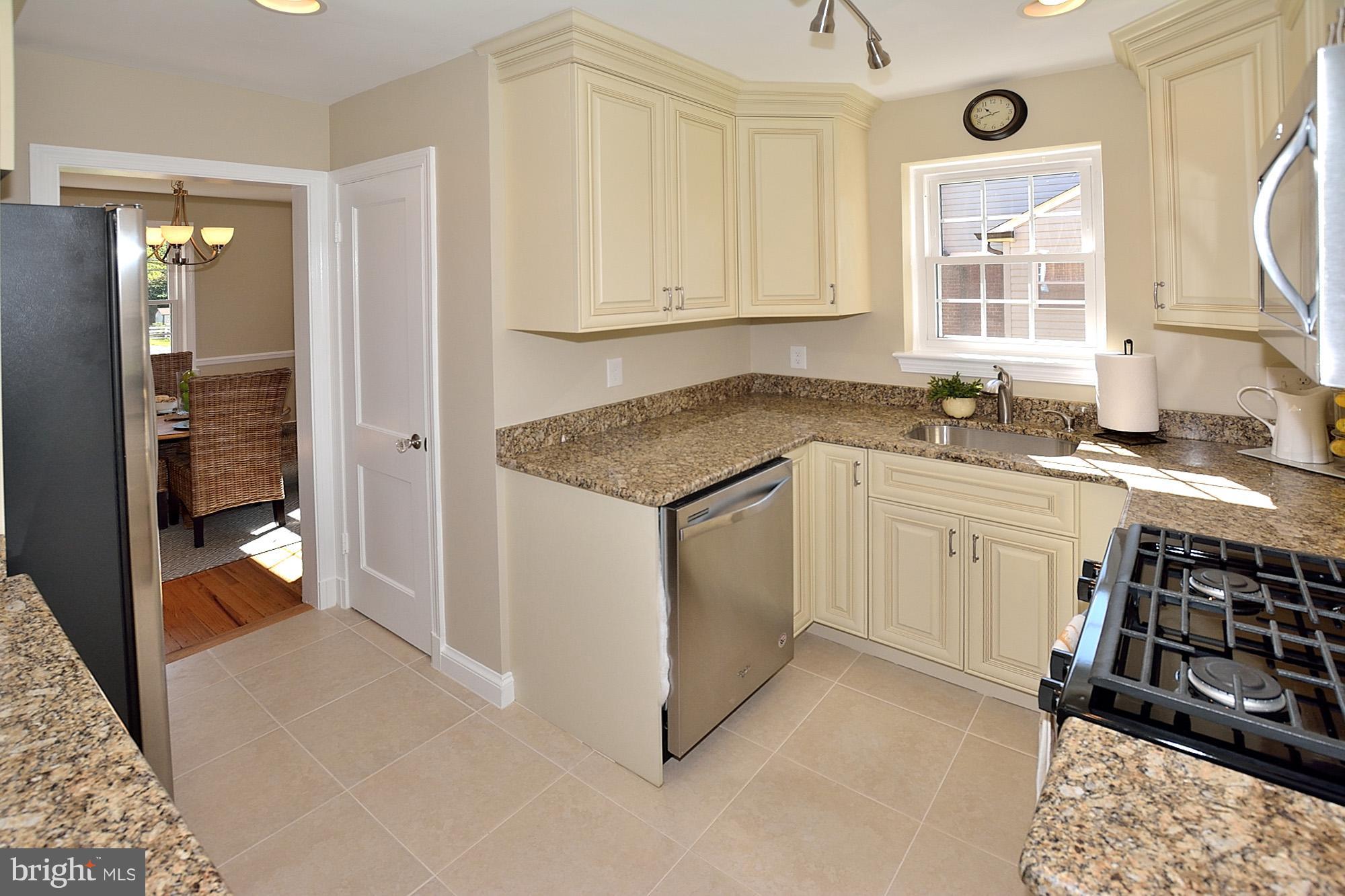 6012 Grayson Street Springfield, VA 22150 - Photo 13 of 26 Kitchen