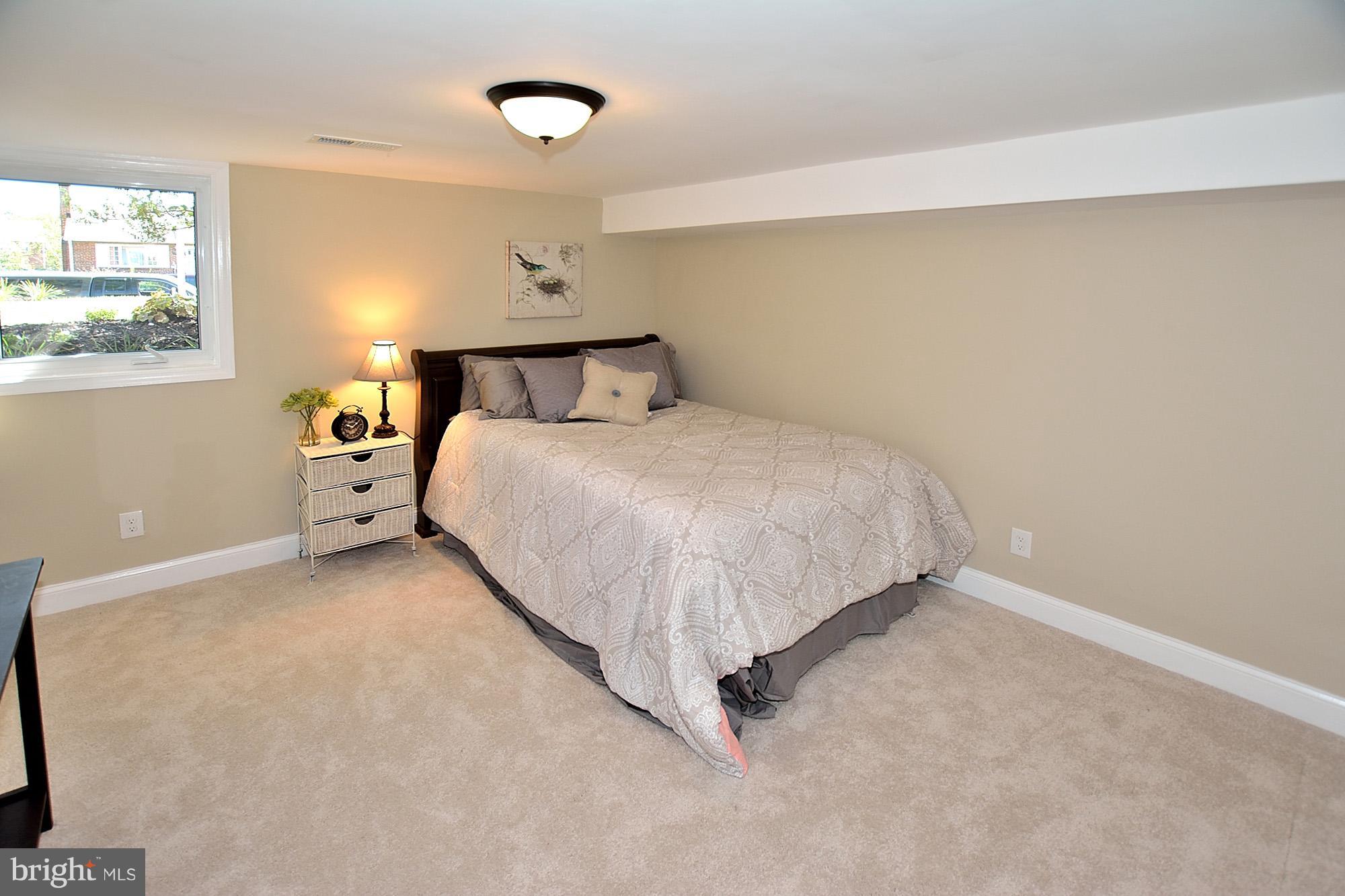 6012 Grayson Street Springfield, VA 22150 - Photo 19 of 26 Bedroom 4 with large closet & light