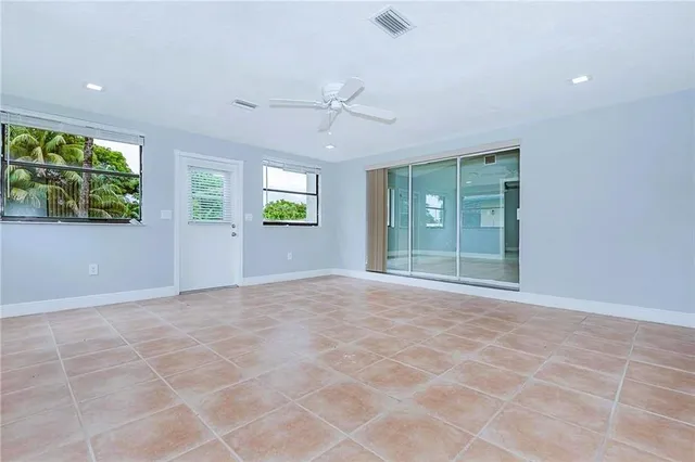 $3,495 | 740 Southwest 55th Avenue, Margate, FL 33068