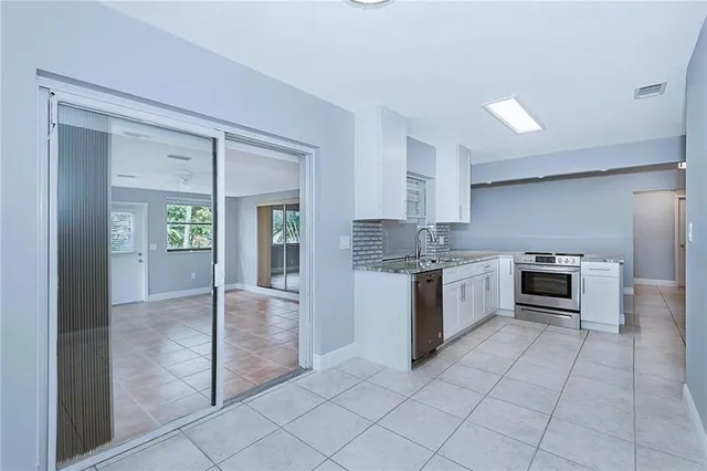 $3,495 | 740 Southwest 55th Avenue, Margate, FL 33068